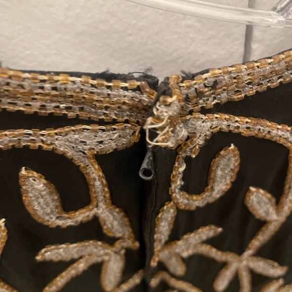 Laurence Kazar Embellished Black and Tan Short Sleeve Blouse - Picture 5 of 7